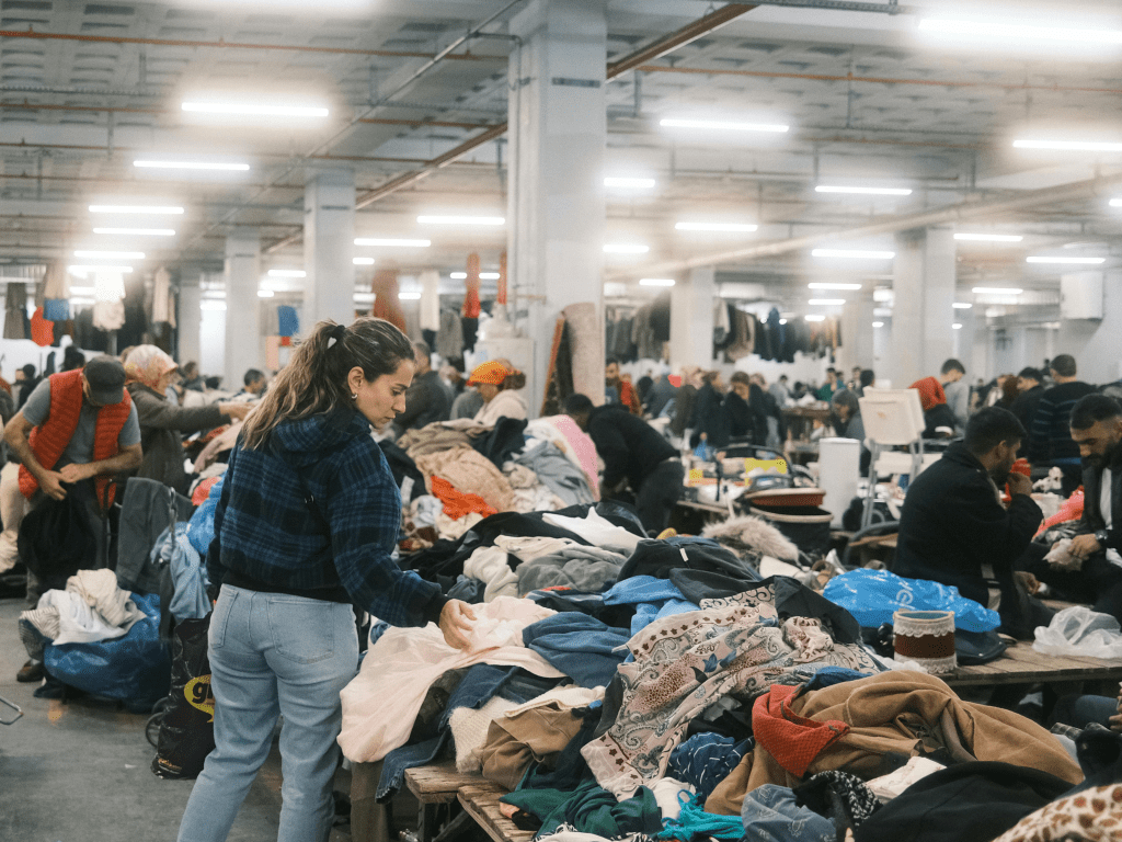 Flohmarkt-Chaos: Wie hüte ich Flöhe? Ein Organisatorinnen-Dilemma wird zur Kurzgeschichte!