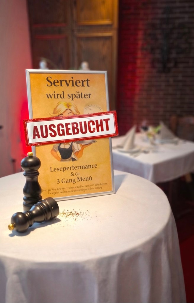 Die Lesung zum Buch "Serviert wird später" präsentiert Kurzgeschichten aus Restaurant, Alltag und mit einer ordentlichen Portion Humor: Jana Rensle aus Oldenburg nimmt den ganz normalen Wahnsinn auseinander – inspiriert vom Leben und hinter der Theke. Pointiert, lebensnah und garantiert mit Wiedererkennungsfaktor.
